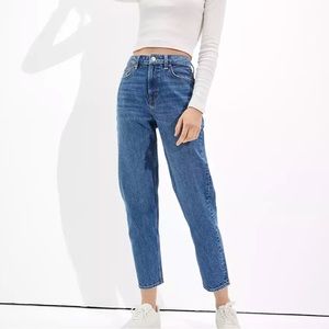 American Eagle | High Rise Mom Straight Jean